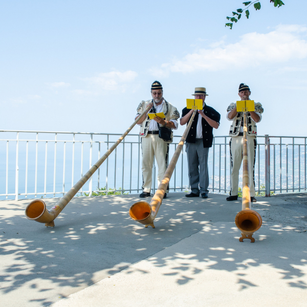 Swiss National Day in the gardens of the Caux Palace Dolce Riviera 2020 alp horns